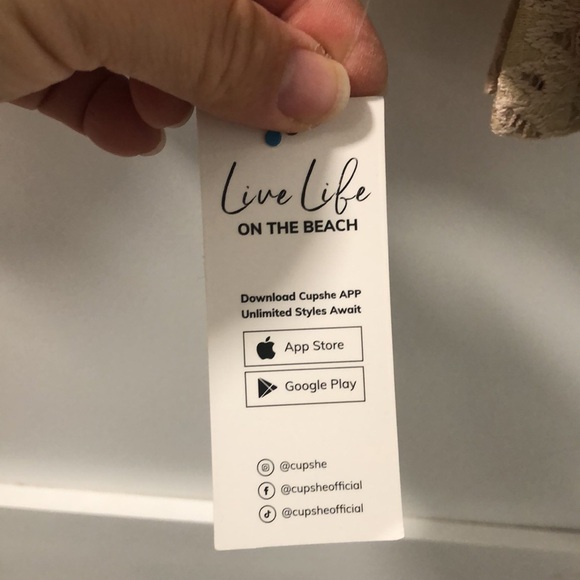 NEW CUPSHE Eyelet Top Womens M Shirt Dressy Embroidered Crochet blouse NWT Beige - Picture 6 of 14